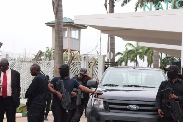 0_1533921278835_DSS-Operatives-at-the-entrance-of-the-National-Assembly.jpg