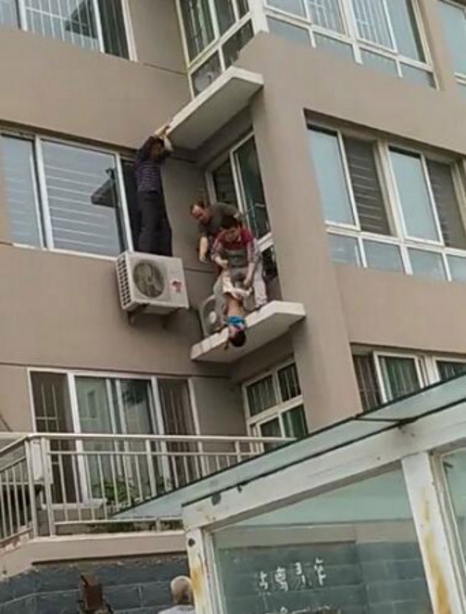 0_1534589162726_Toddler caught in midair survives 5-story fall.jpeg