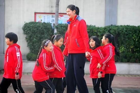 Chinese woman tall 