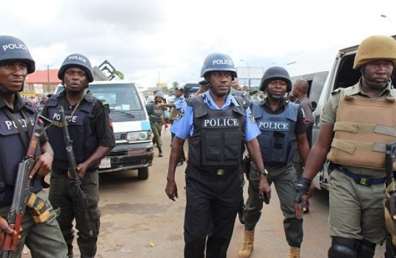 0_1583993299670_Nigerian-police-officers-at-work.jpg