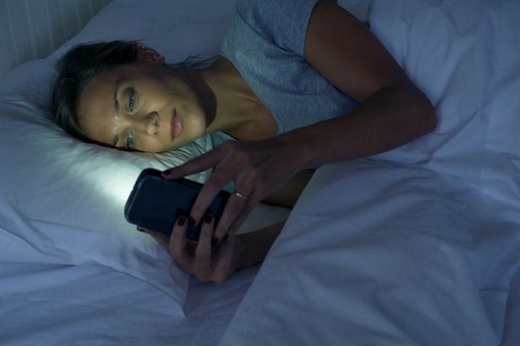 0_1475213627151_Checking your smartphone in middle of the night is really damaging to your health.jpg