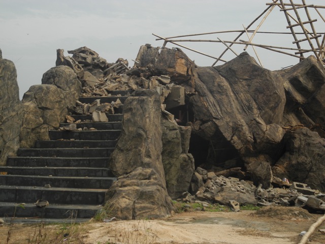 0_1528349243564_A-collapsed-Bridge-at-the-Children’s-Amusement-Park-located-at-Ikemba-Ojukwu-Centre-Owerri-Imo