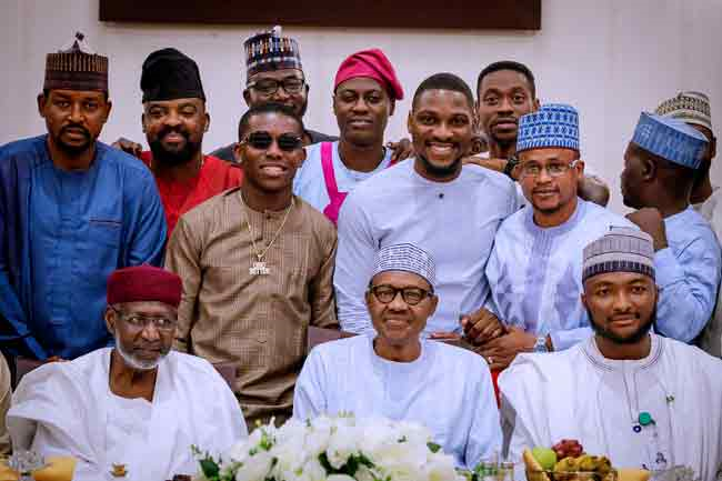 0_1528436559938_Buhari hosts Small-doctor and others.png